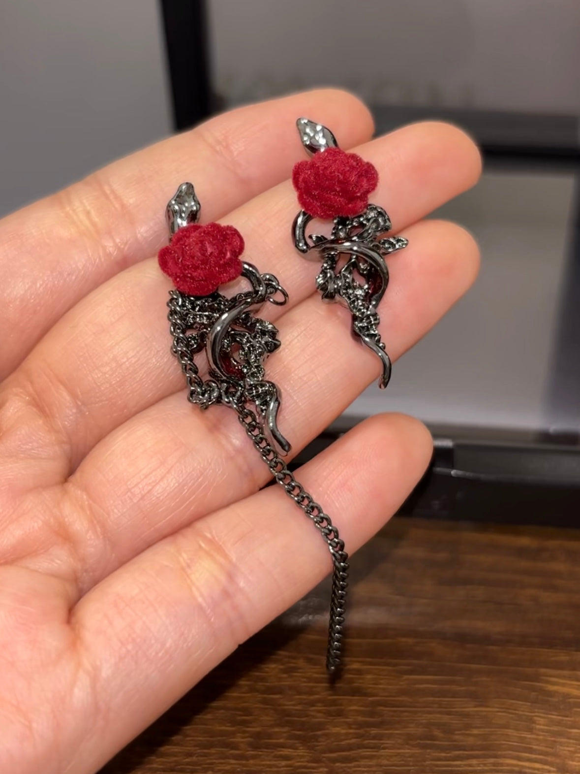 Y2K Snake & Rose Asymmetric Earrings