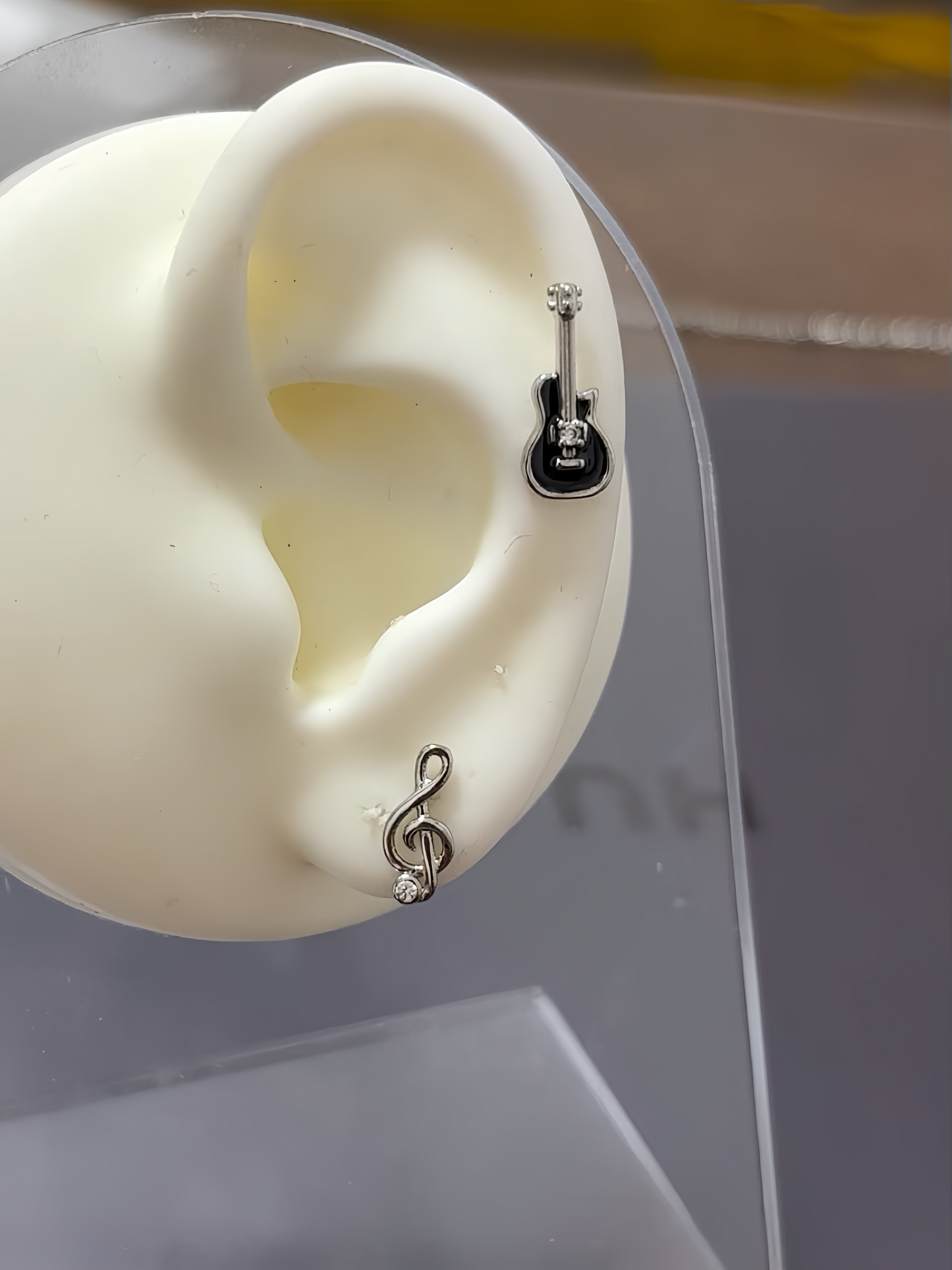 Guitar Musical Note 🎶Asymmetrical Ear Studs
