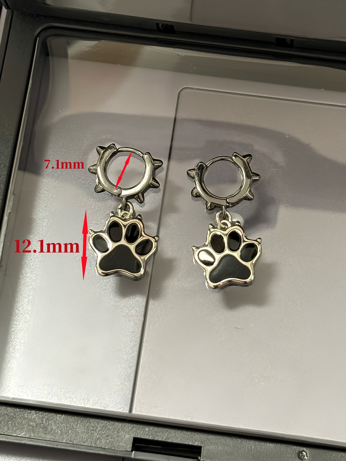 Gothic Style the Foxhole Court Hoop Earrings