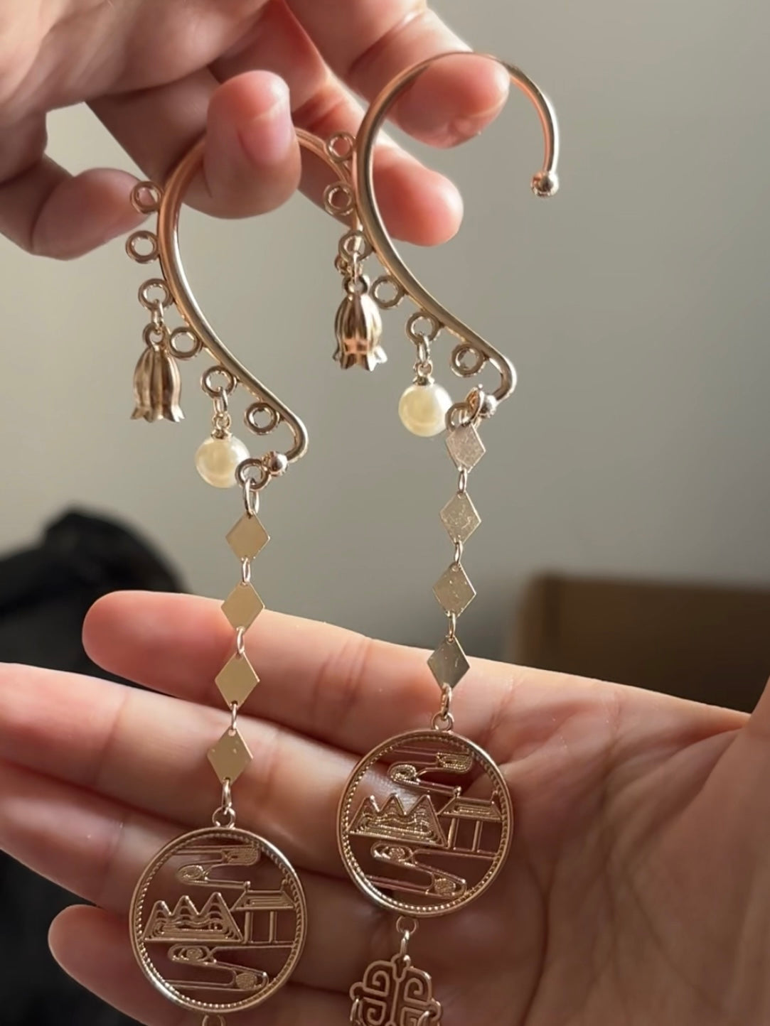 Xie Lian &amp; Hua Cheng – Designer-Ohrmanschette mit langer Quaste und Perlen (ein Paar)