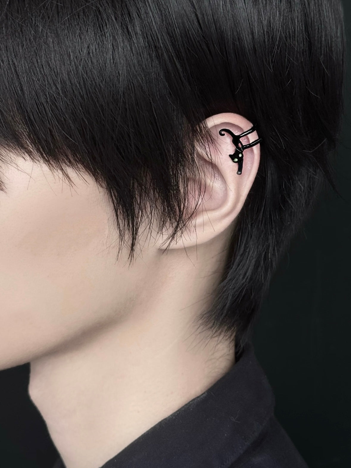 Designer Cat Stretching Ear Cuff