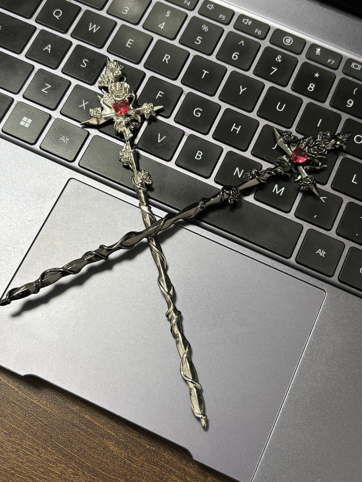 Unisex Goth Thorn Rose Cross Hairpin