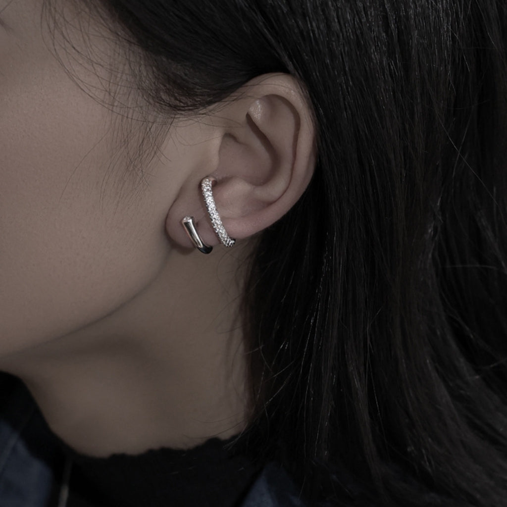 Ohrringe mit zweireihiger Zirkoniaverzierung