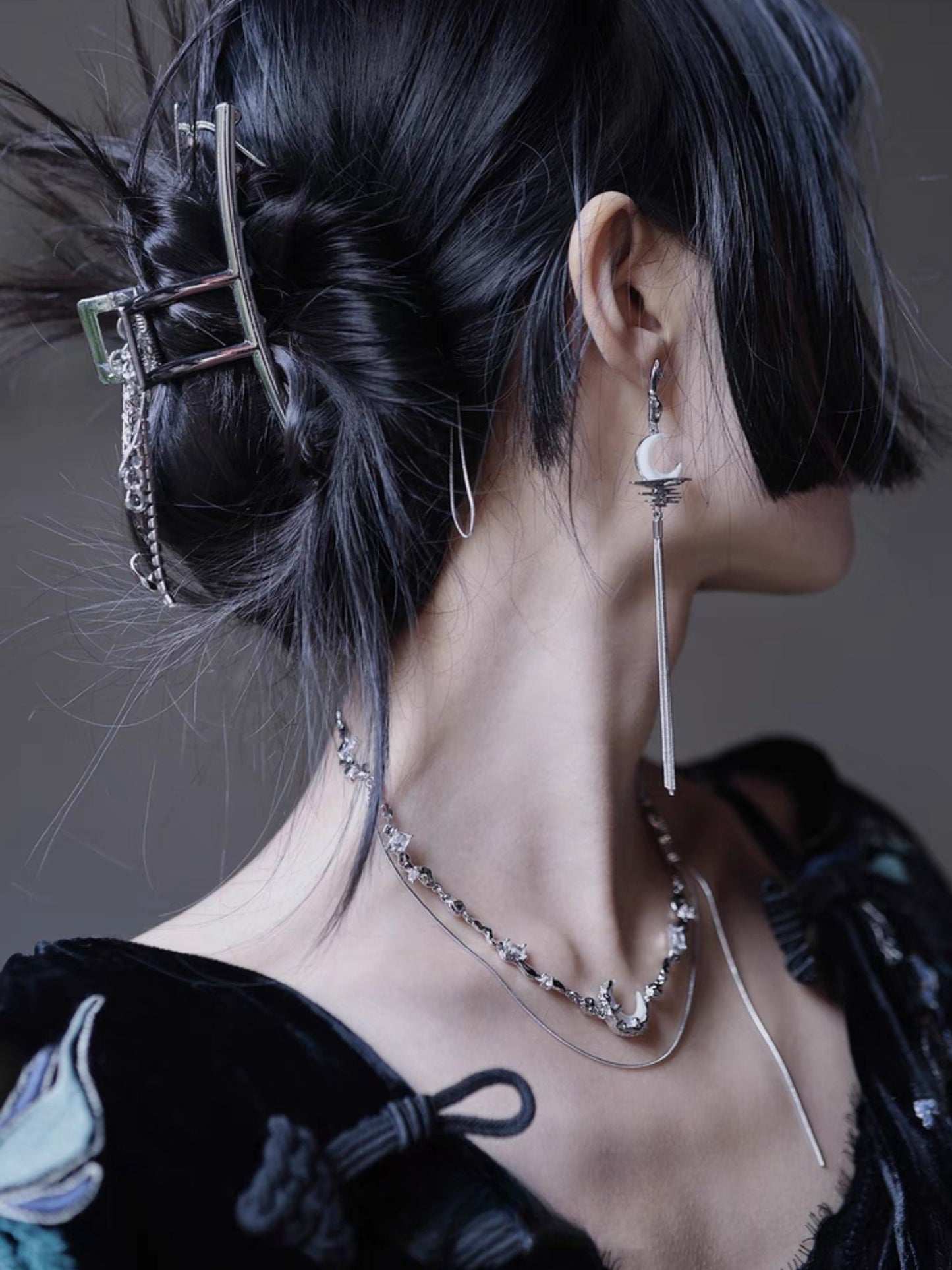 Designer-Ohrringe mit Halbmond-Motiv und langen Quasten für Damen