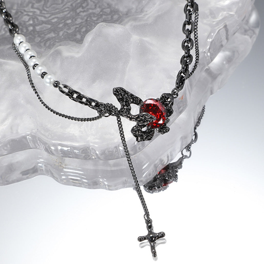 Dunkelrote Damen-Halskette mit Schmetterlingsperlen und Quaste