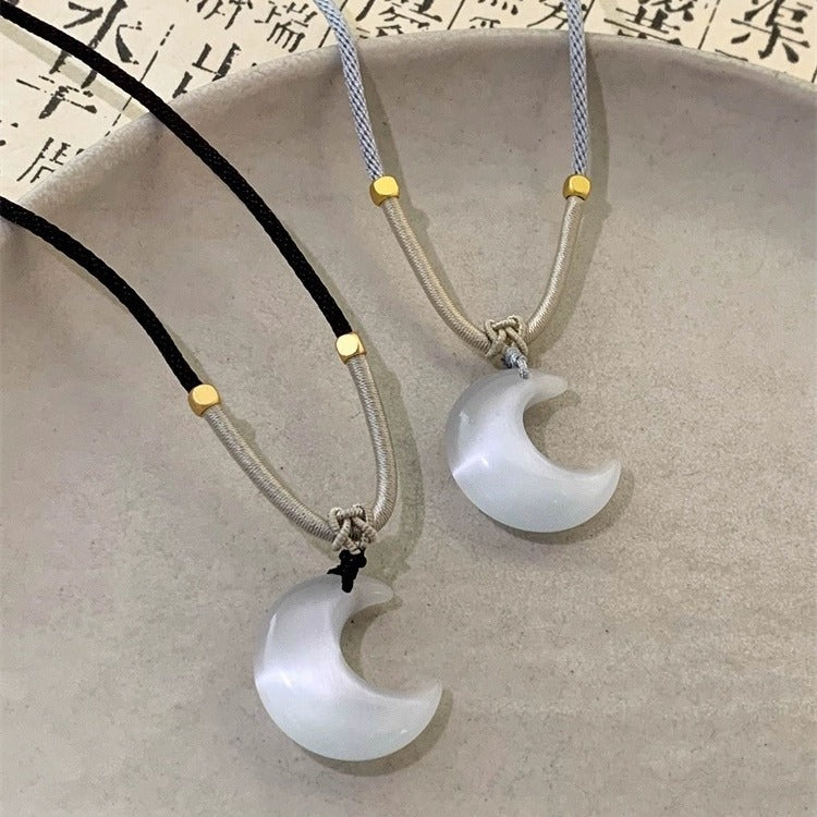 Romantische Halskette mit Opal-Mond-Anhänger für Damen