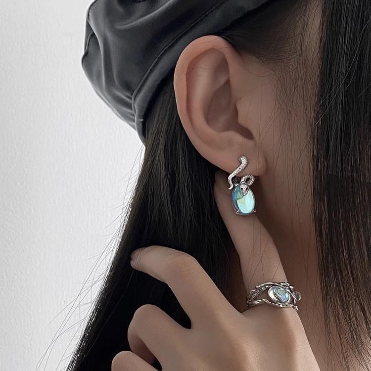 Designer-Ohrstecker in Schlangenform, Silber