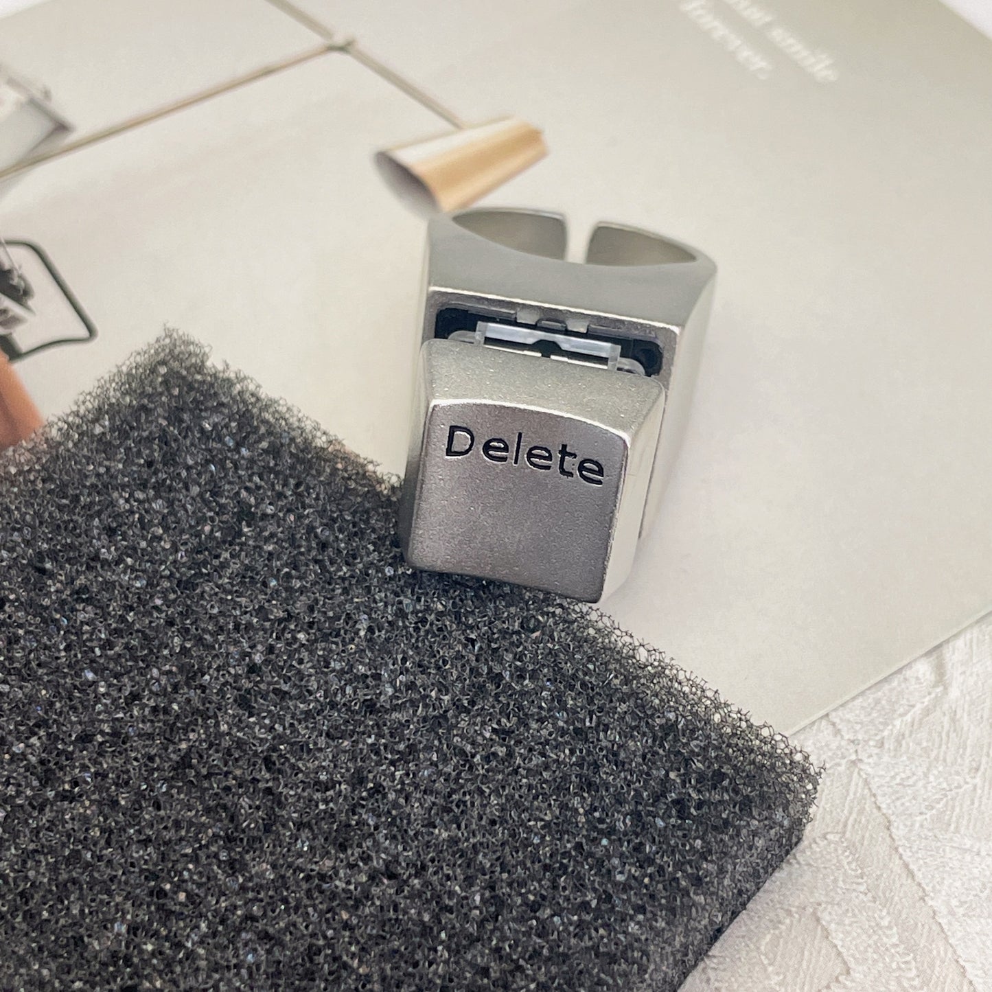 Verstellbarer Ring „Delete Anything“