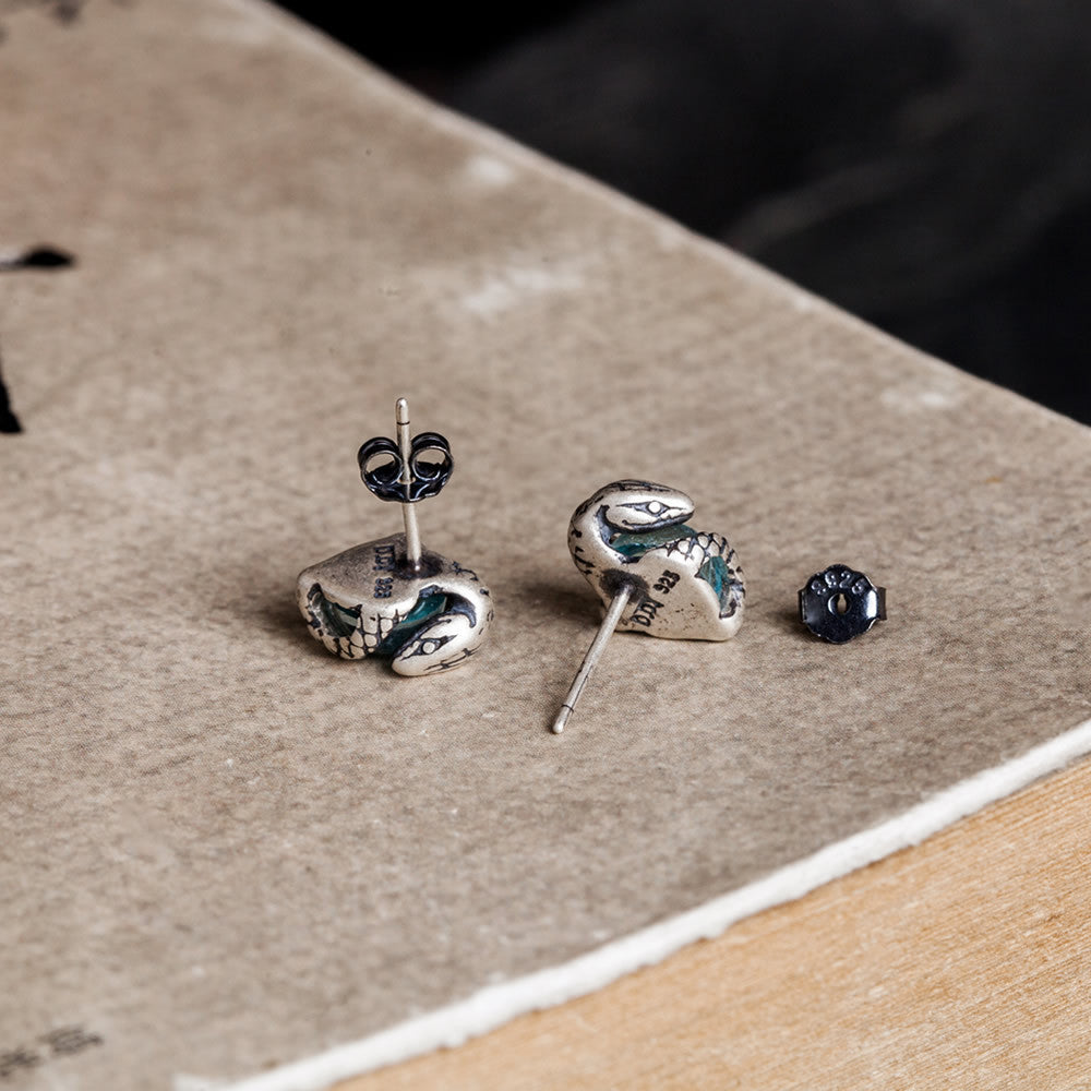 Unisex Kleine Hellblau Topas Schlange Schüler S925 Silber Stud Ohrring