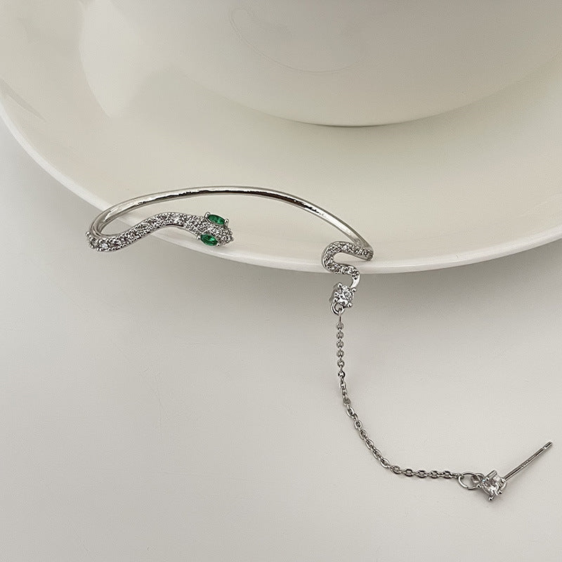 Hochwertiges Nischendesign für Damen, schicke Slytherin-Schlangenohrmanschette