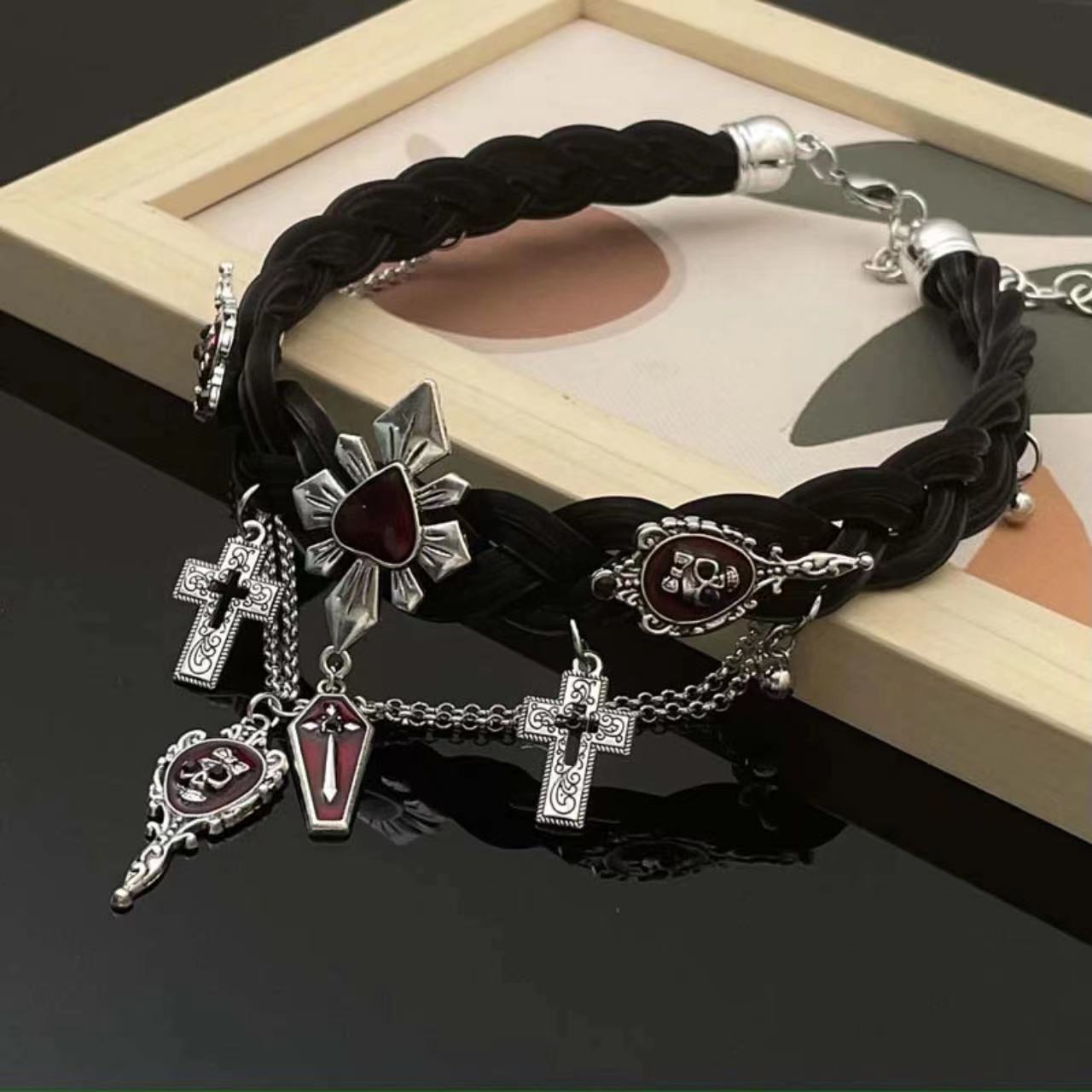 Punk Gothic Totenkopf Kreuz Quaste Choker