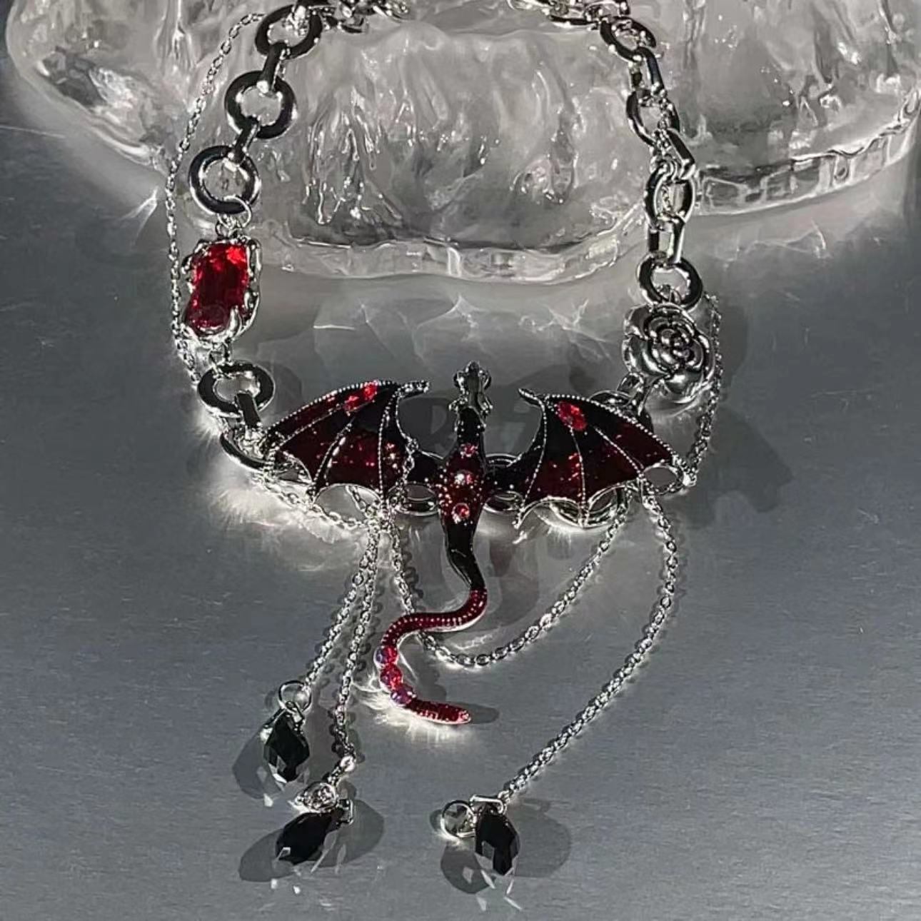 Designer-Halsband mit Quaste und Drachenmotiv, dunkel-schick