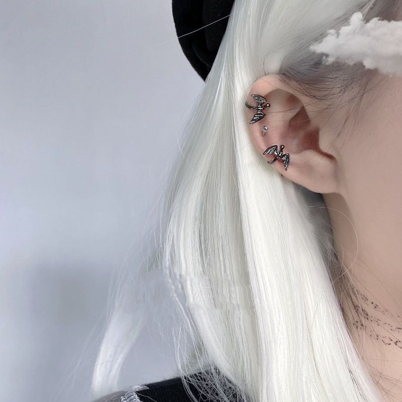 Niedlicher kleiner Unisex-Ohrclip aus Metall mit Fledermausmotiv (ein Paar)