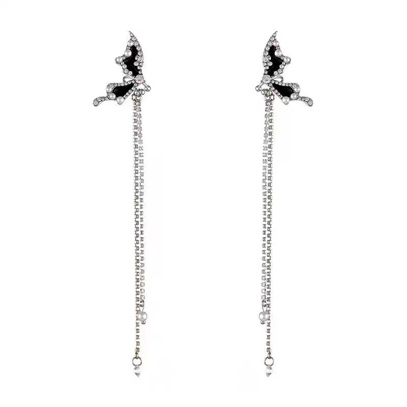Schicker Ohrring mit Schmetterlings-Strasssteinen und langer Quaste (kein Ohrlochstechen)