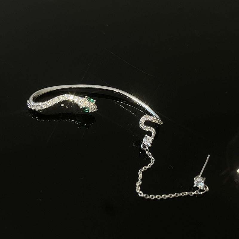 Hochwertiges Nischendesign für Damen, schicke Slytherin-Schlangenohrmanschette