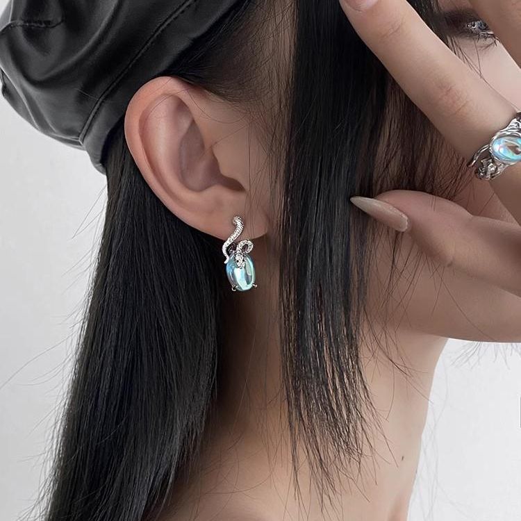 Designer-Ohrstecker in Schlangenform, Silber