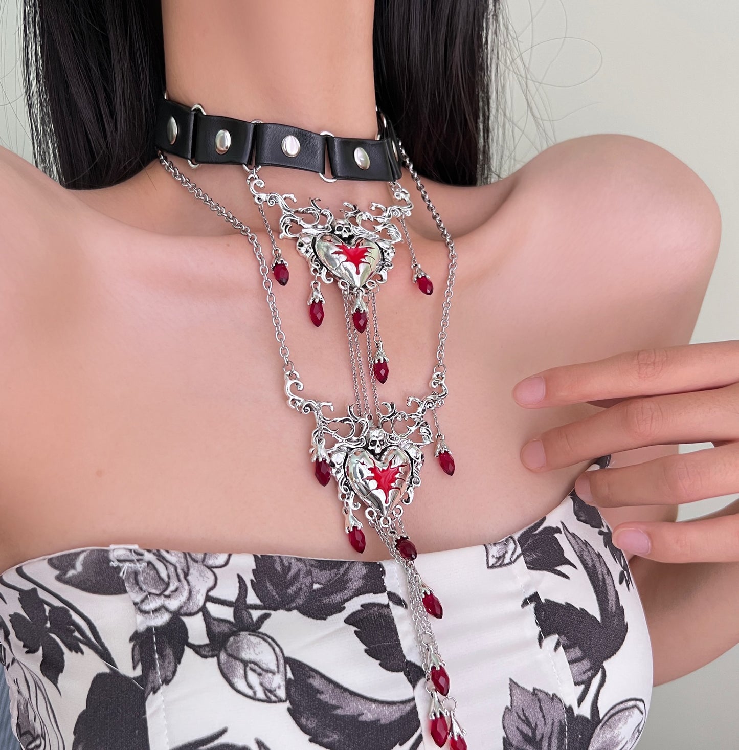 Die Hölle, das sind die anderen. Halskette