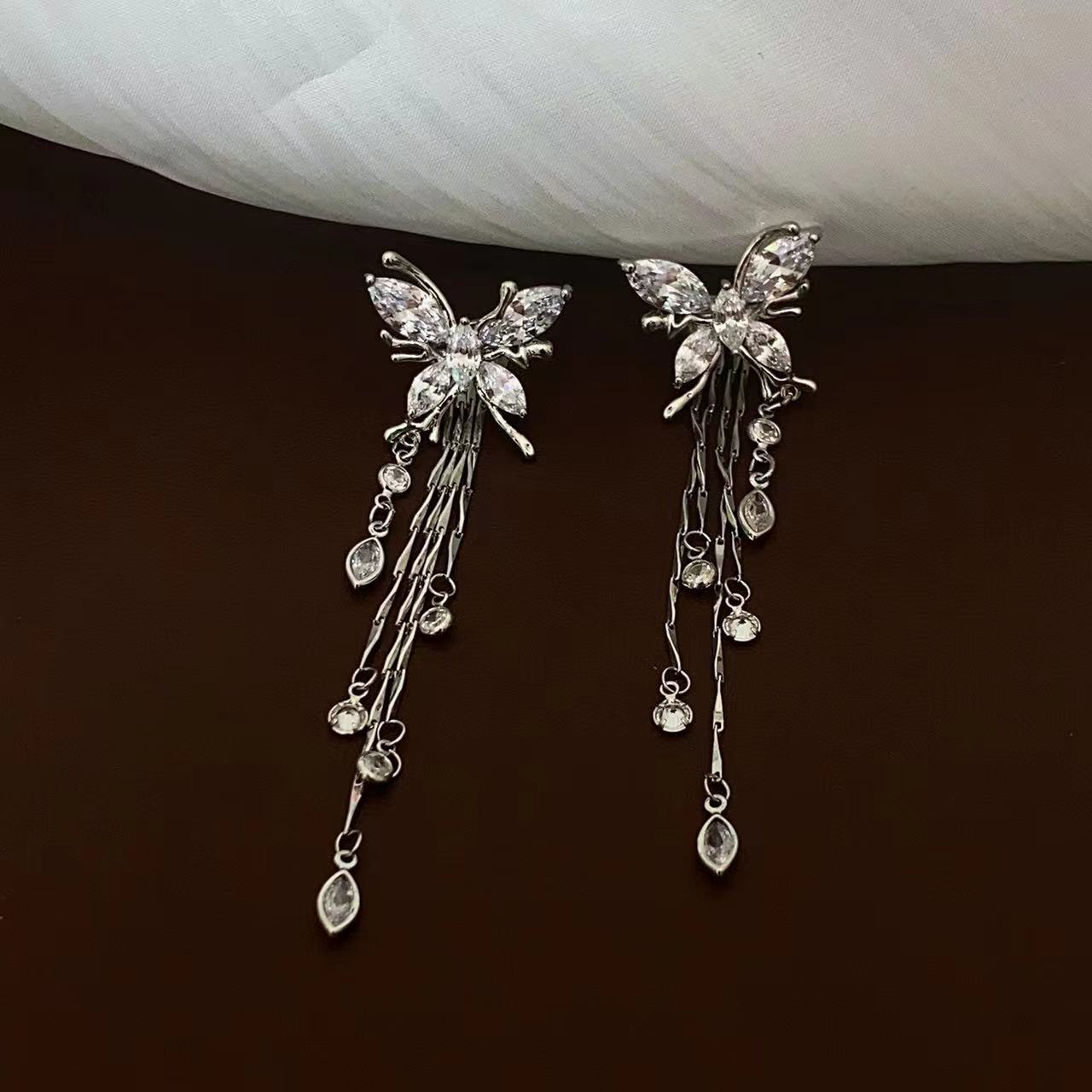 Shining Rhinestone Butterfly Ear Cuffs