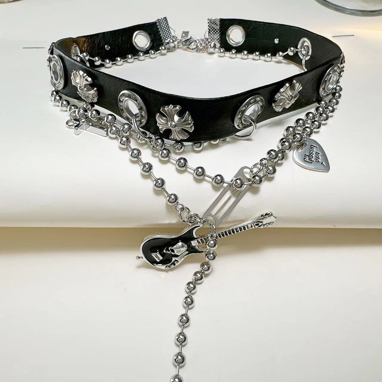 Designer-Gitarren-Halsband im Gothic-Stil