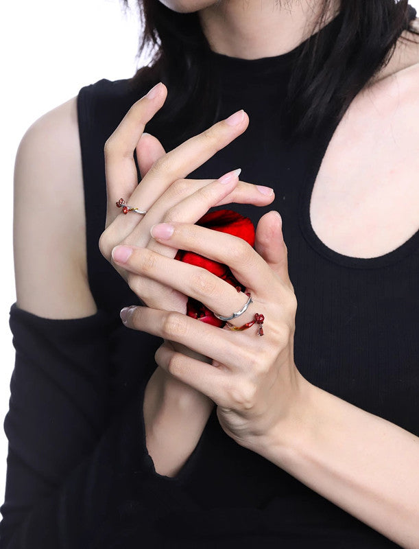 Romantischer offener Designer-Ring mit roter Blutrose