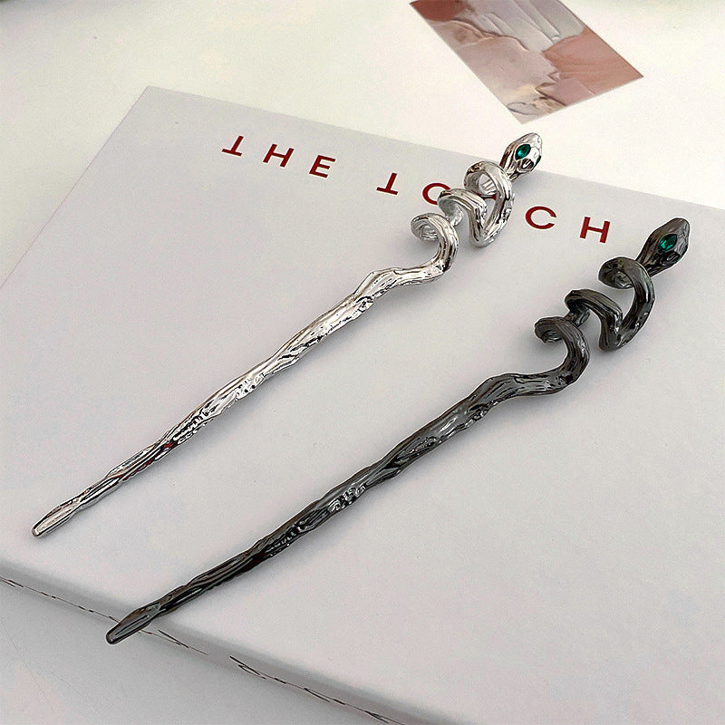 Lange Designer-Haarnadel in Schlangenform