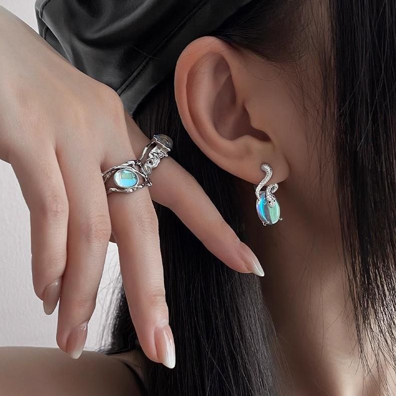 Designer-Ohrstecker in Schlangenform, Silber