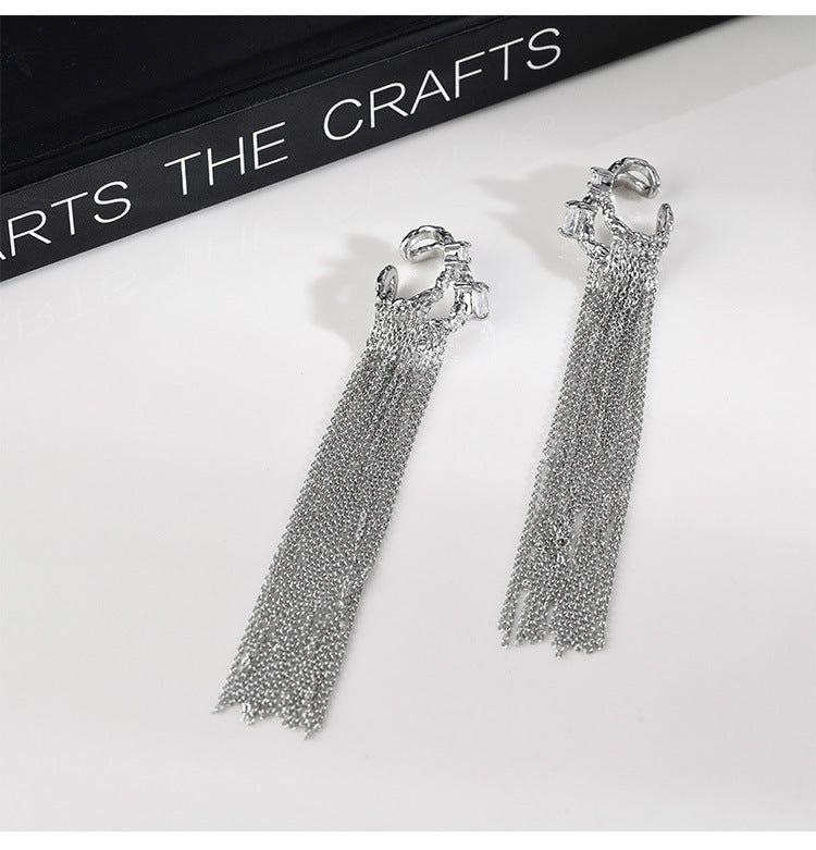 Silberne Ohrmanschette mit langer Quaste und Strasssteinen für Damen (kein Ohrlochstechen)