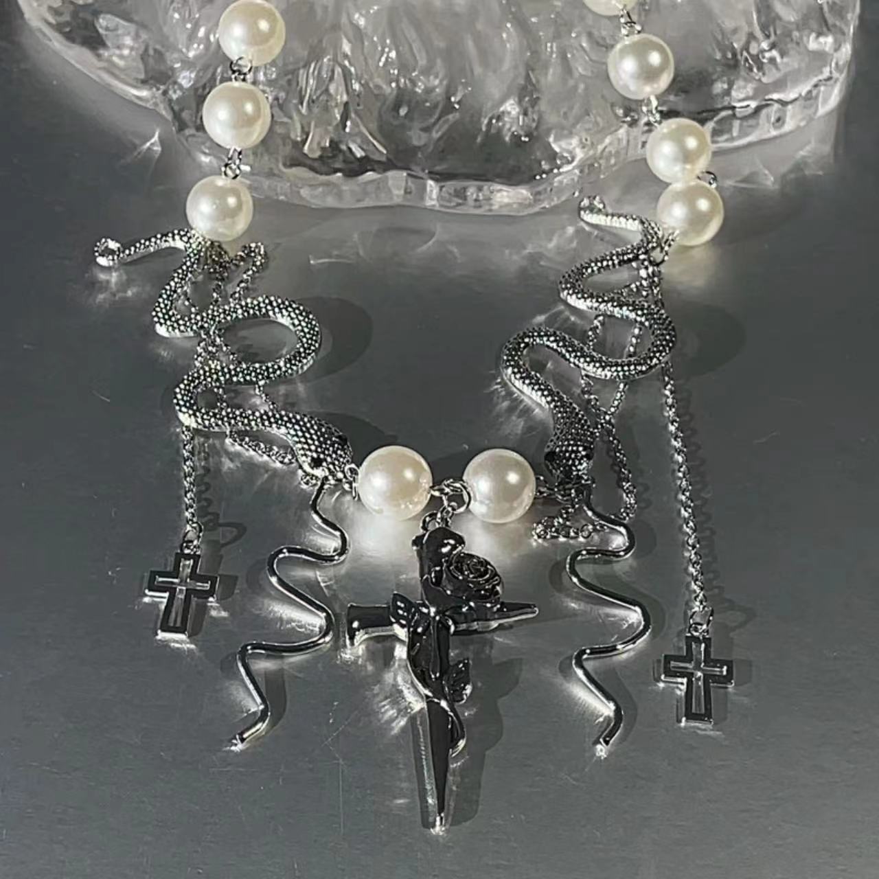 Y2K Gothic Stil Doppelte Schlangen- und Kreuzperlenkette