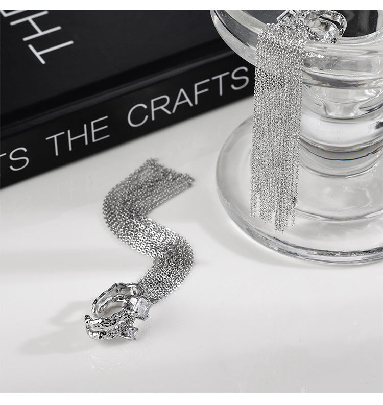 Silberne Ohrmanschette mit langer Quaste und Strasssteinen für Damen (kein Ohrlochstechen)