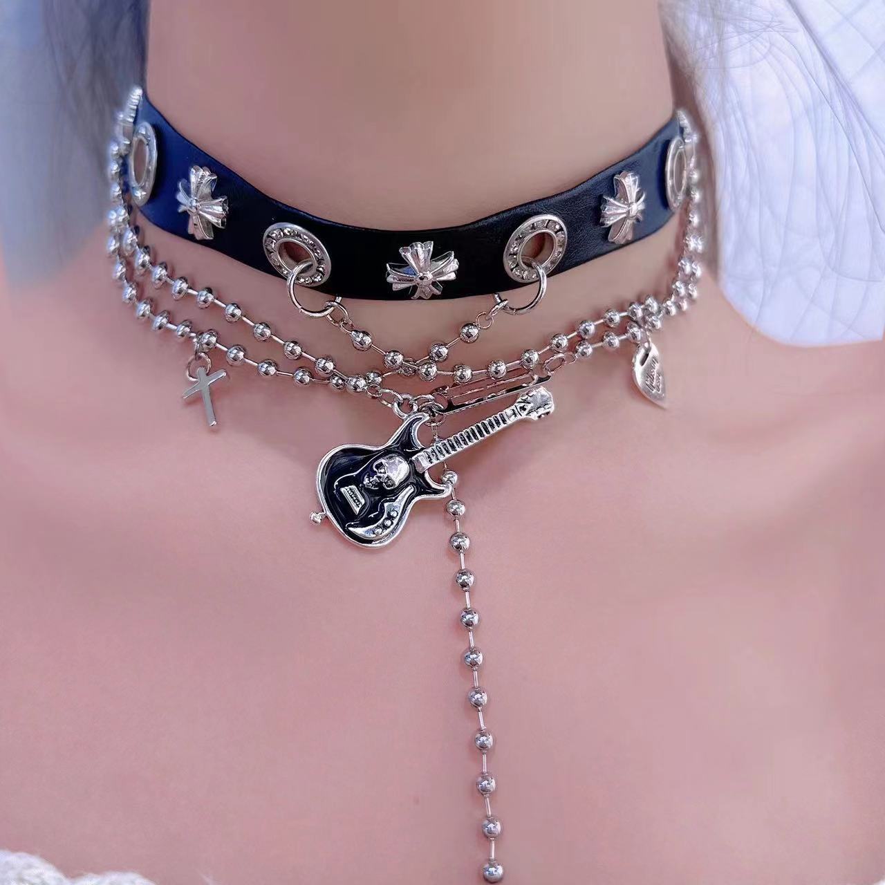 Designer-Gitarren-Halsband im Gothic-Stil