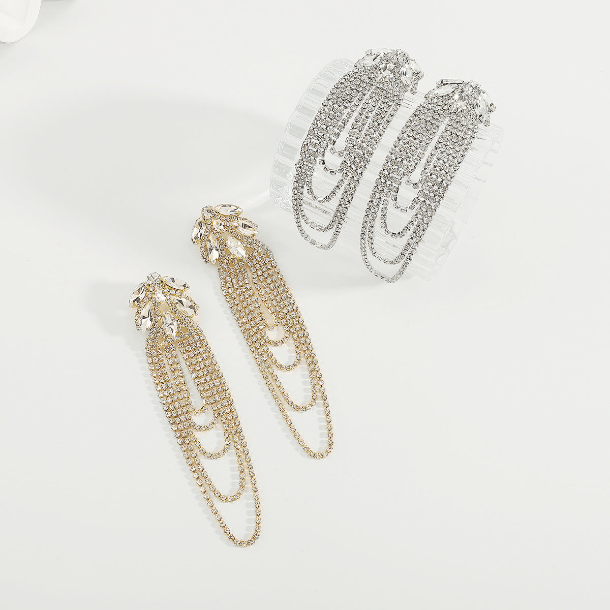 Einzigartiger großer Strass-Ohrring für Damen
