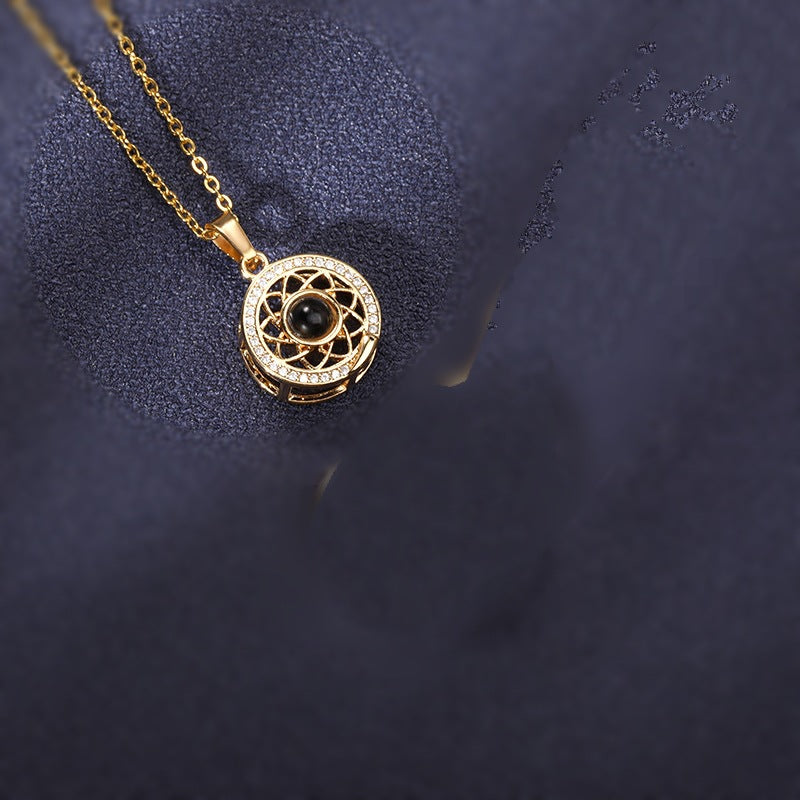 Magnetische Halskette mit Sonne und Mond und Strasssteinen für Paare