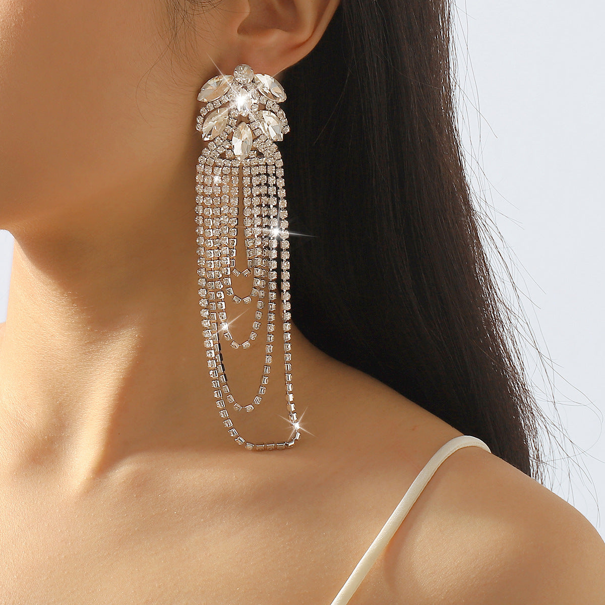 Einzigartiger großer Strass-Ohrring für Damen