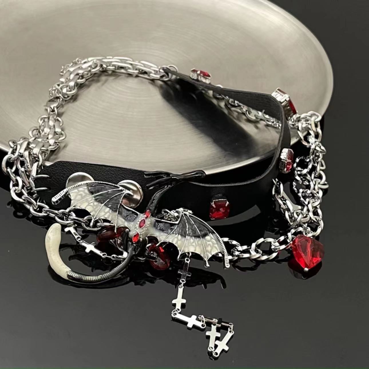 Gothic Fly Dragon Rot Strass Quaste Leder Halsband Halskette