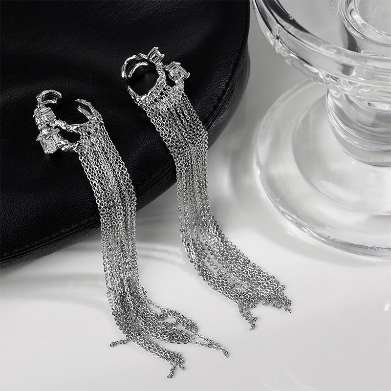 Silberne Ohrmanschette mit langer Quaste und Strasssteinen für Damen (kein Ohrlochstechen)