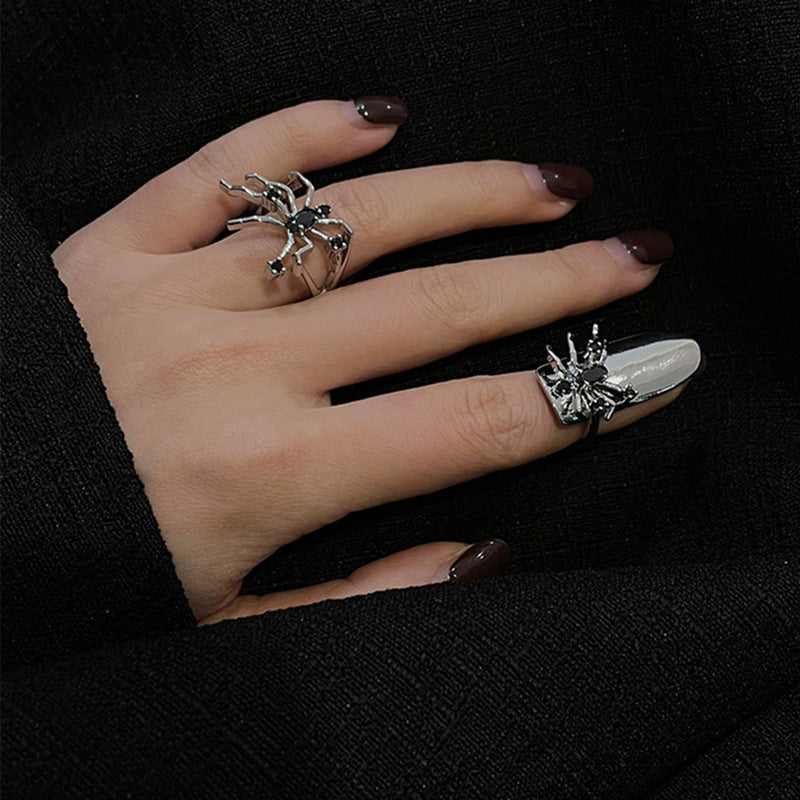 Schicker Spinnenring und Nagelring im Unisex-Punk-Stil