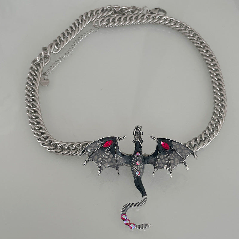 Schicke Designer-Brosche mit Drachen-Anhänger aus Silber