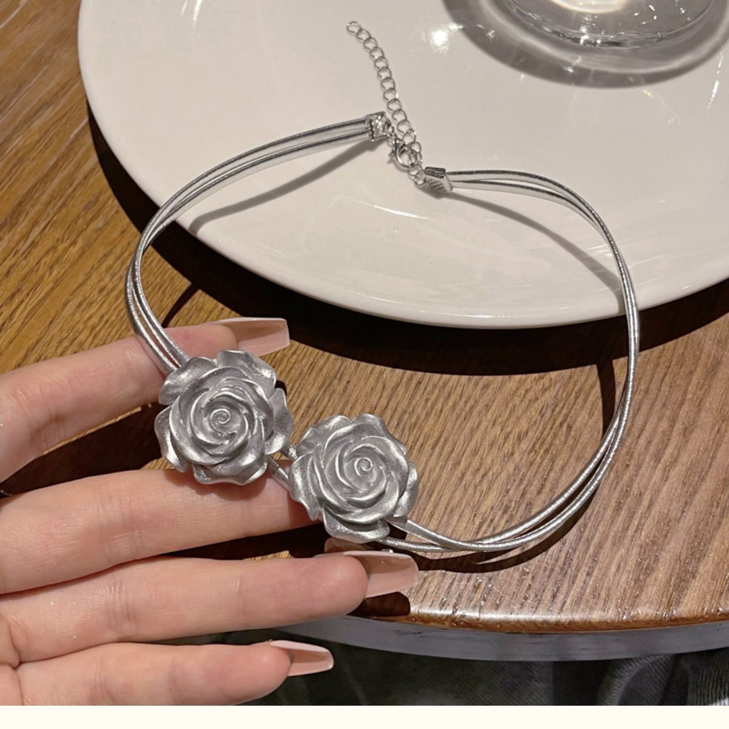 Spicy Girl – Halskette mit Rosen-Anhänger in Silber