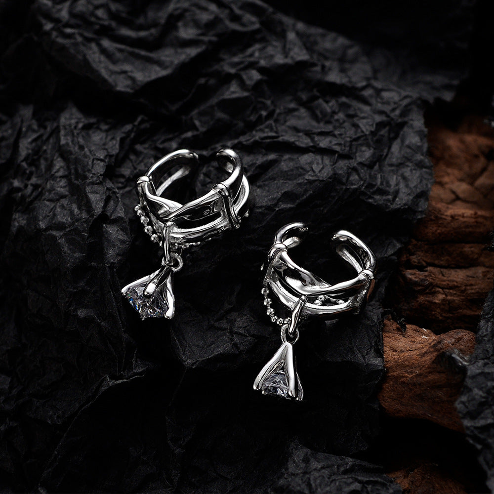 Wunderschöner Ohrring aus S925er Silber mit glänzenden Strasssteinen (einzeln)