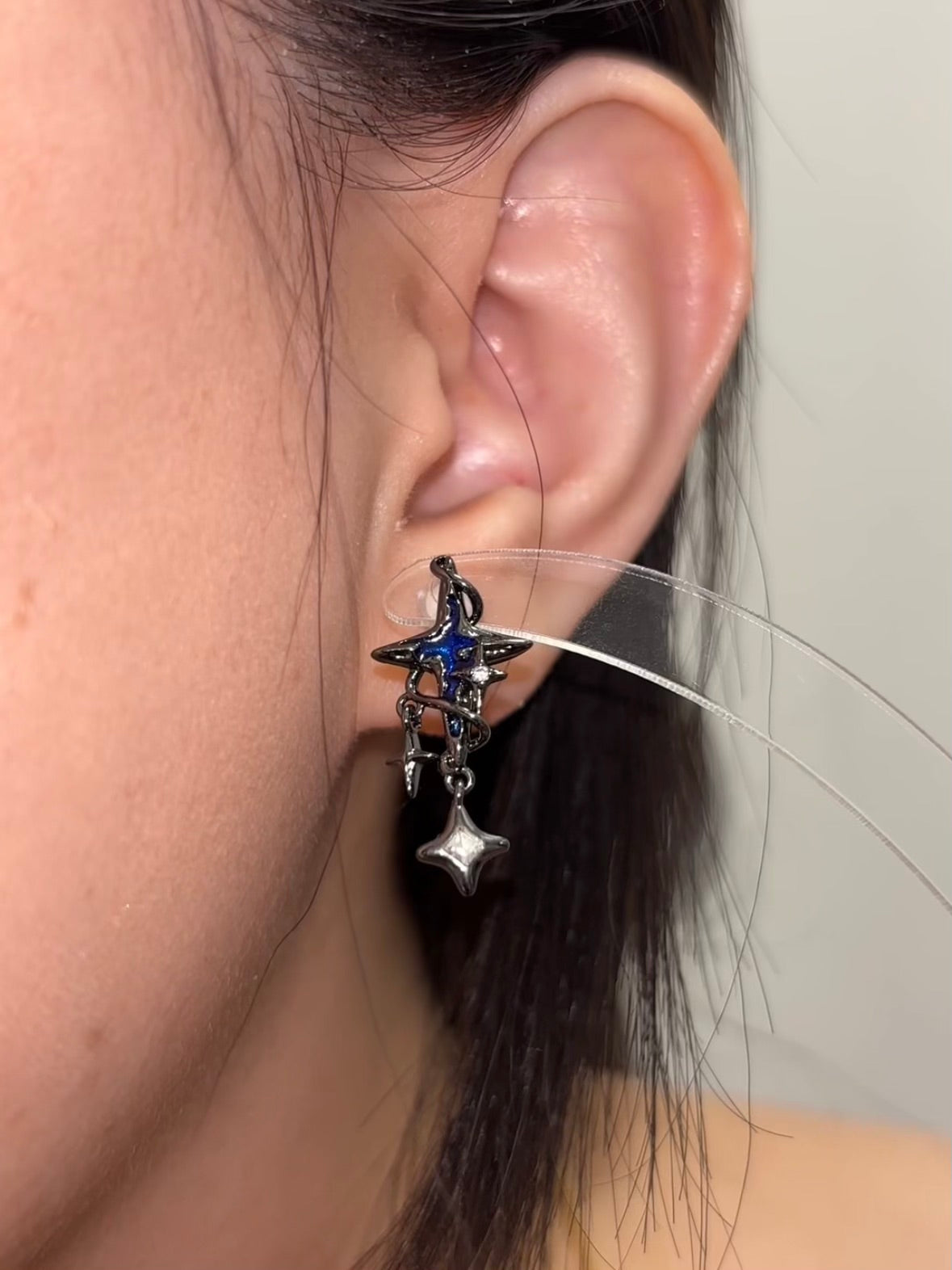Goth Dark Blue Star Asymmetric Stud Earrings For Dainsleif