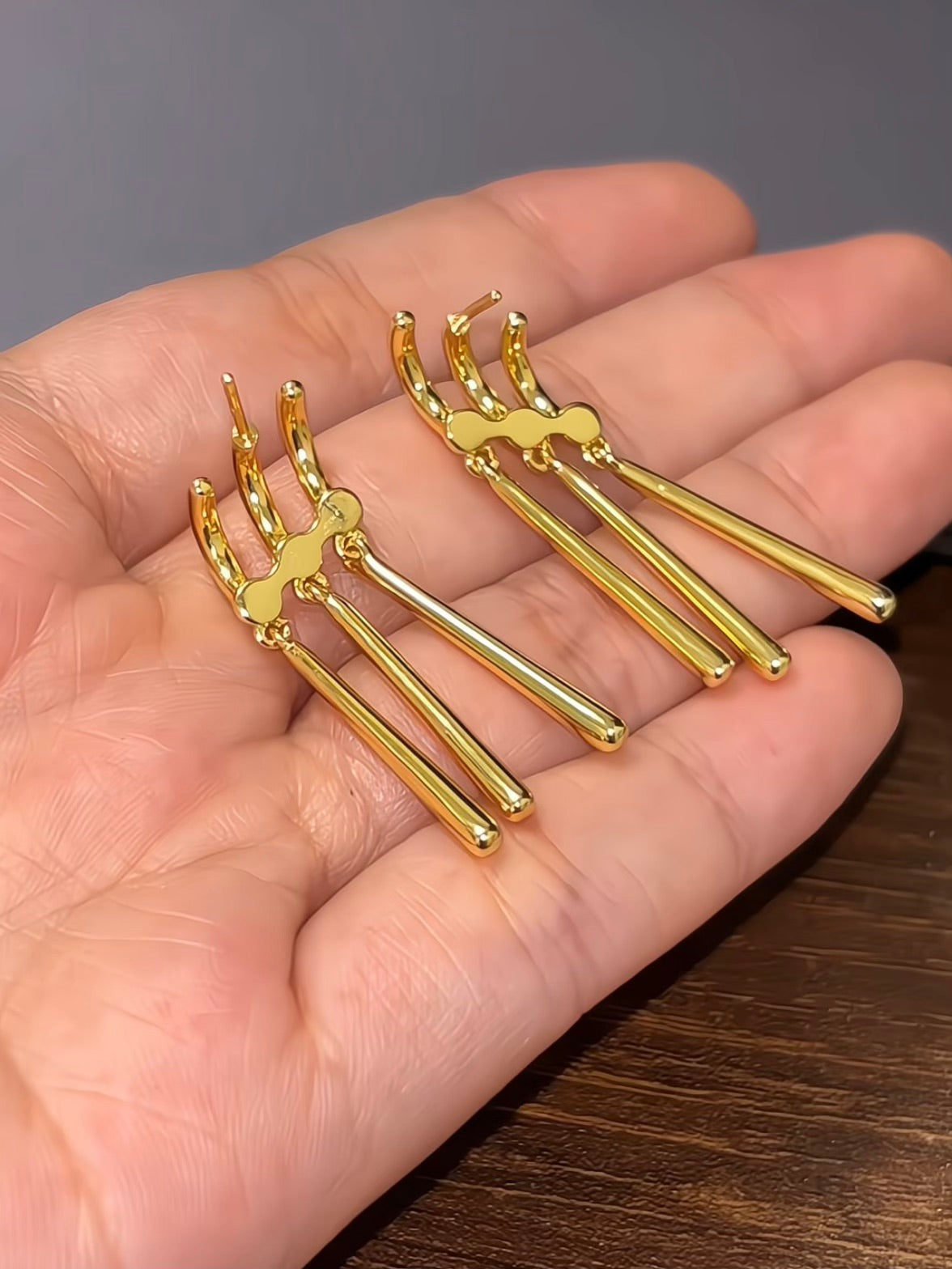 Unisex ZORO Stud Earring (only one ear piercing needed)
