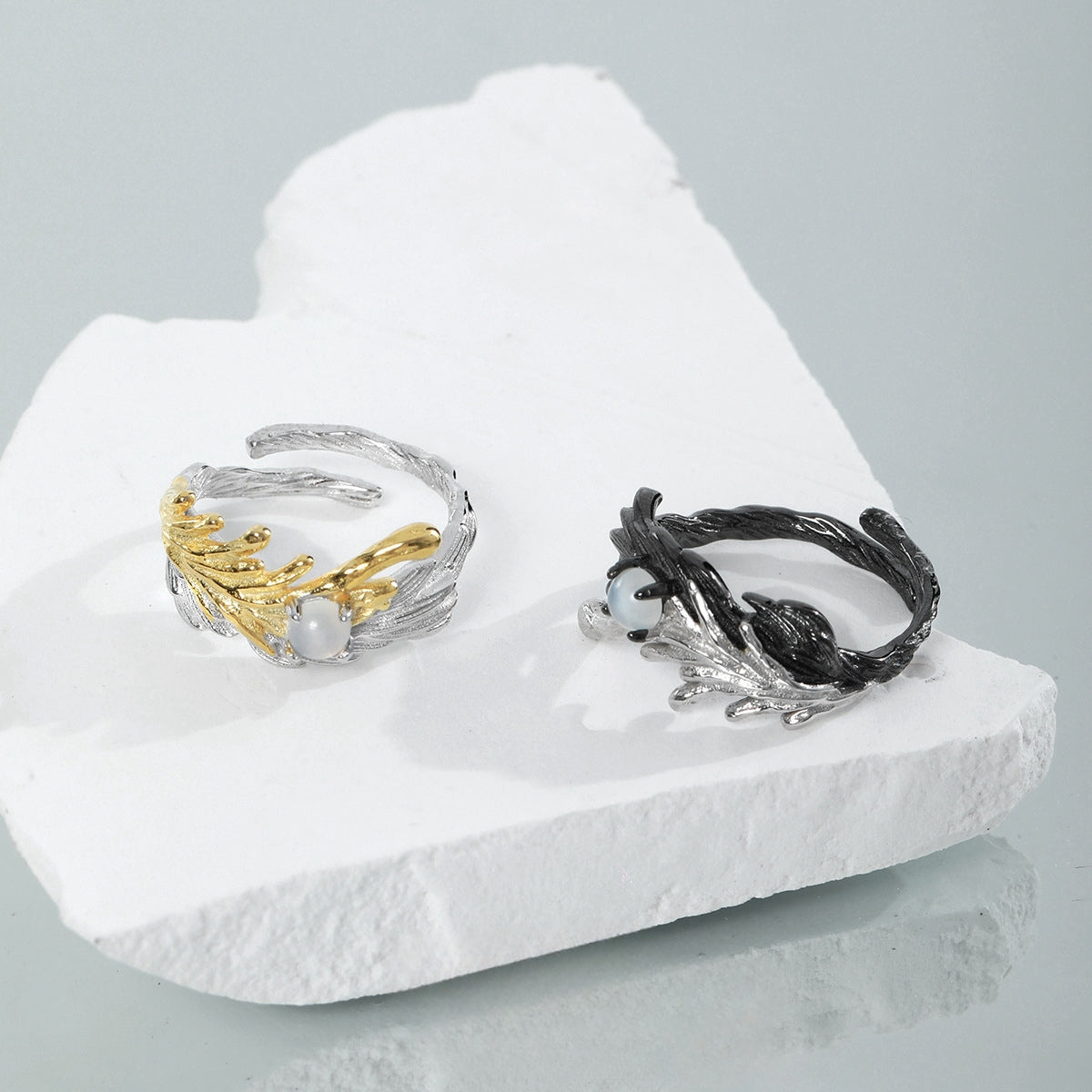 S925 Silber Schwarzer Designer-Ring mit Engelsflügel und Feder