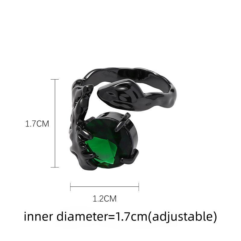 Offener Ring im Gothic Dark Style mit geschnitztem Grün