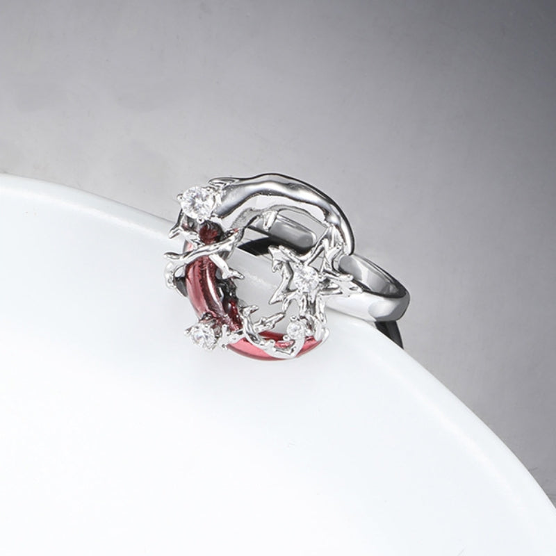 Roter Halbmond-Ring aus glänzendem Metallstern