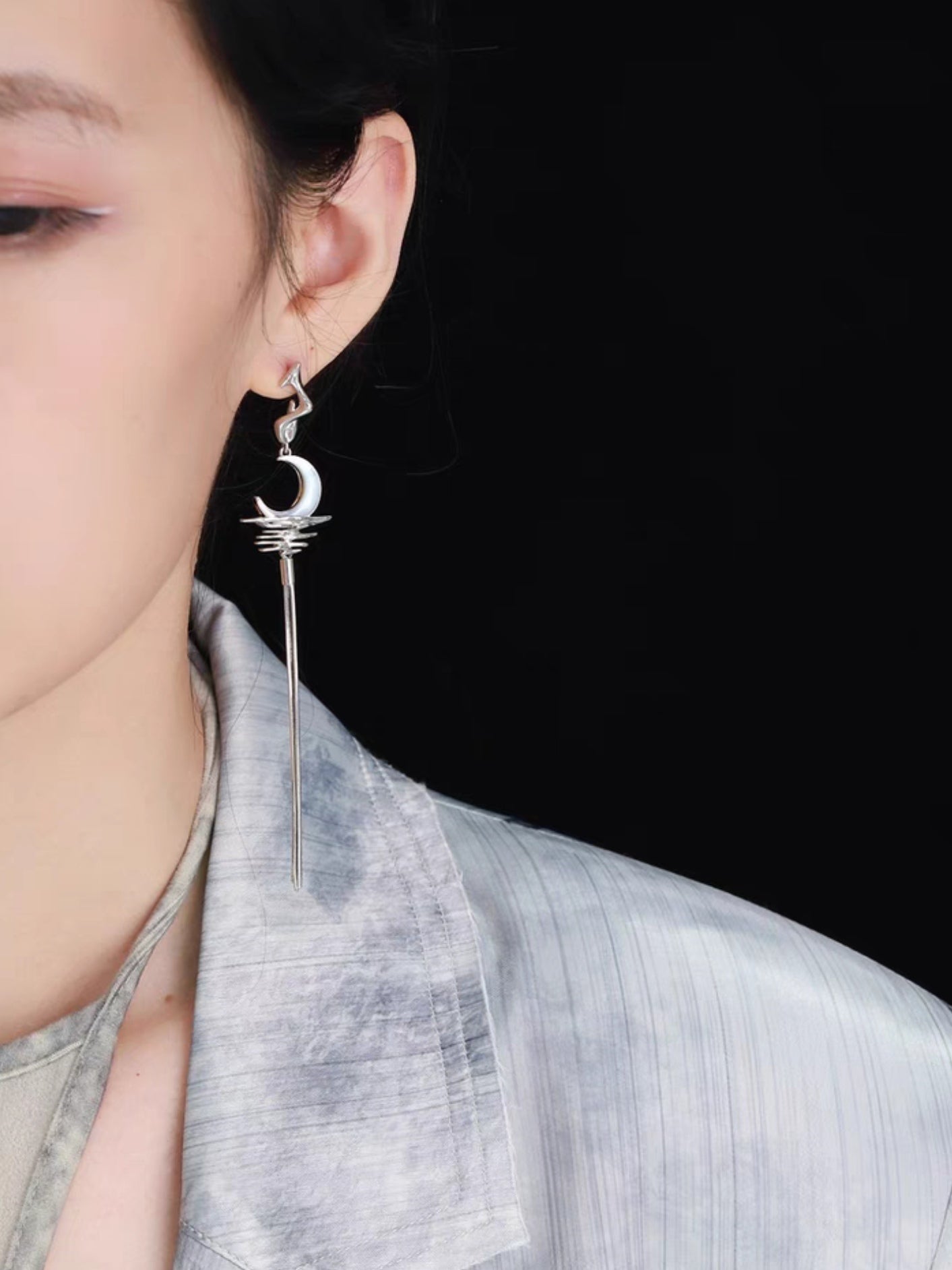 Designer-Ohrringe mit Halbmond-Motiv und langen Quasten für Damen