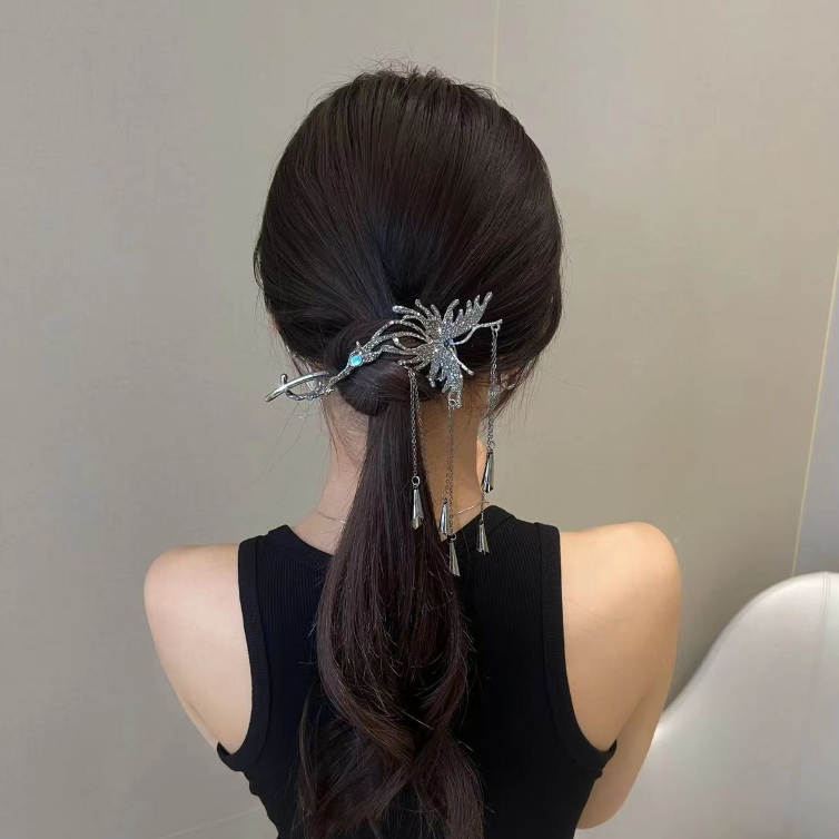 Schicke Haarnadel mit Schmetterlings-Strass und glänzender Quaste für Damen