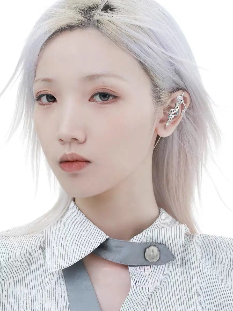 BAIZHU Schicker Designer-Ohrstecker mit Slytherin-Rosen- und Blumenschwert