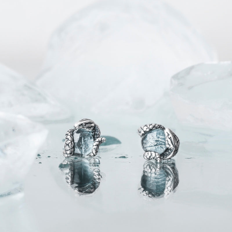 Unisex Kleine Hellblau Topas Schlange Schüler S925 Silber Stud Ohrring