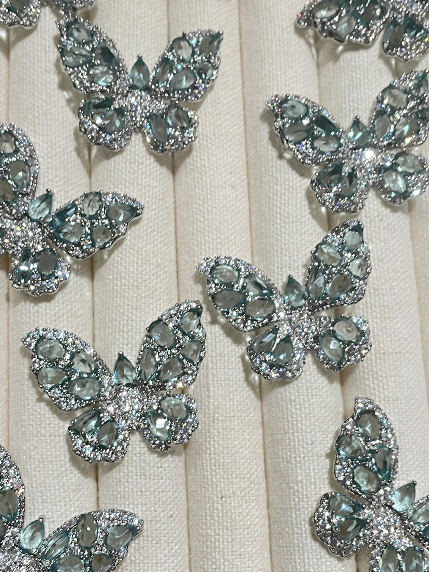 Wunderschöne blaue Schmetterling Strass Ohrstecker