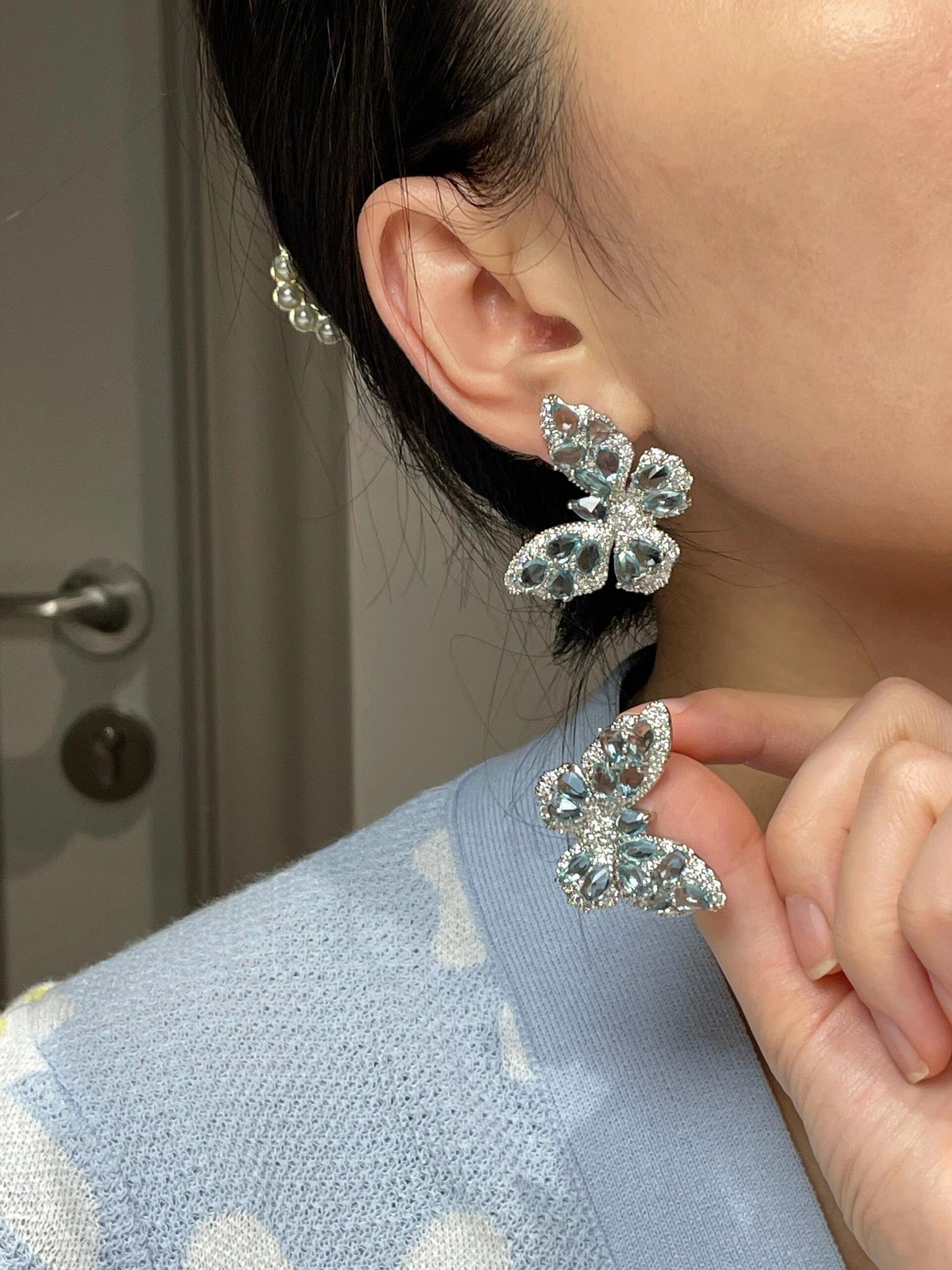 Wunderschöne blaue Schmetterling Strass Ohrstecker